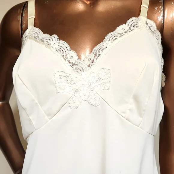 Silky Lace Cream Camisole - Picture 4 of 4